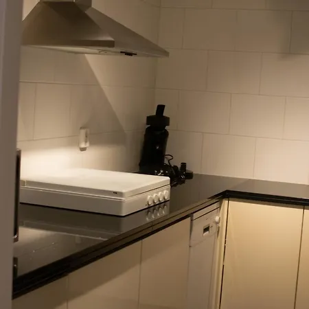 Apartment Souterrain Aan Zee