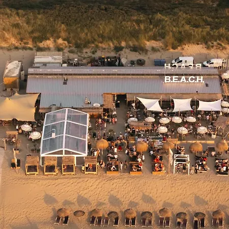 Souterrain Aan Zee شقة